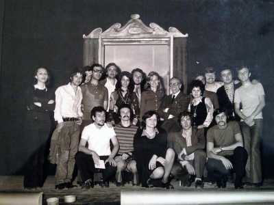 Dopo chiusure e rischi di abbattimento, il teatro venne ristrutturato all'inizio degli anni 70. Il 24 maggio 1973 fu proprio Eduardo De Filippo, che tanto si era prodigato per salvare la sala, a inaugurare la stagione di prosa...(foto di Mario Scarpetta)